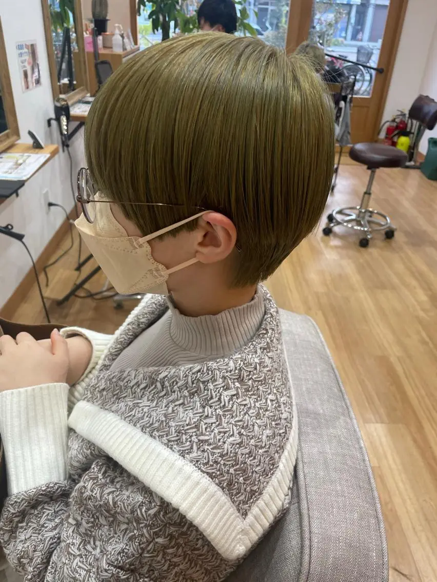 ショート カラー ベージュカラー ダブルカラー Era Hatsuneのヘアスタイル