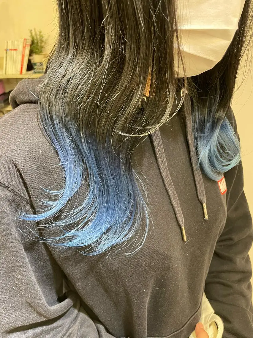 セミロング カラー ブリーチ インナーカラー インナーカラー 推し ブリーチ 髪質改善のヘアスタイル