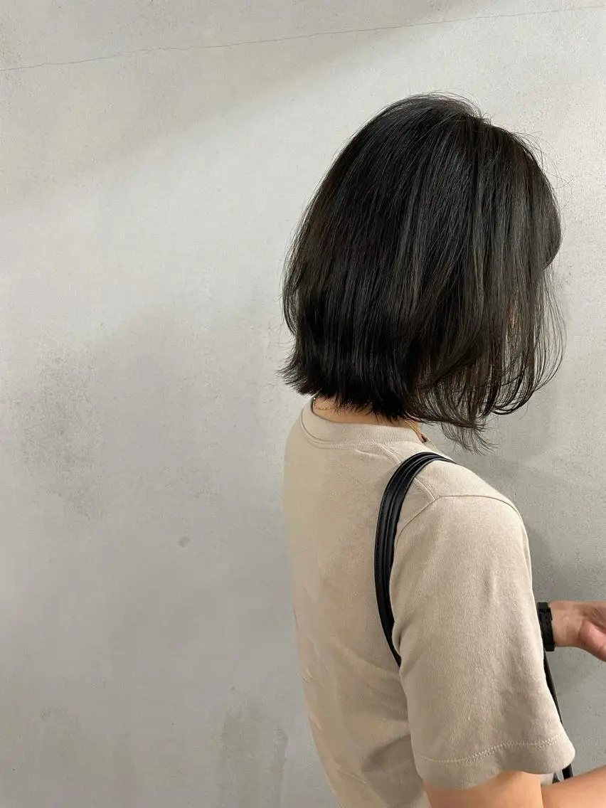 ミディアム パーマ ヘアアレンジ メンズ キッズ ネイル マツエク・マツパ ミディアムレイヤー アッシュ カラーマツエク レイヤーカット ミディアムネイル #tag 稗田綾加のヘアスタイル