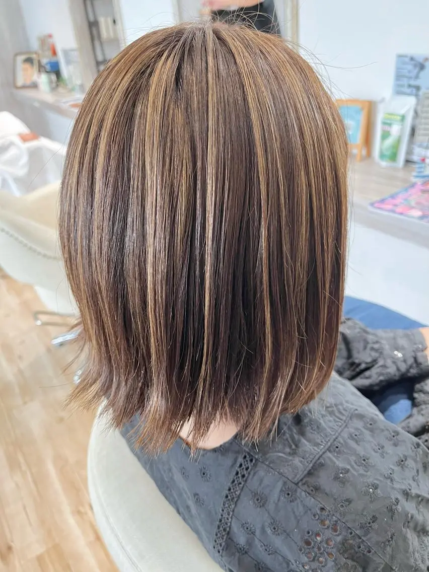 カラー ブリーチ Atelier 大内のヘアスタイル