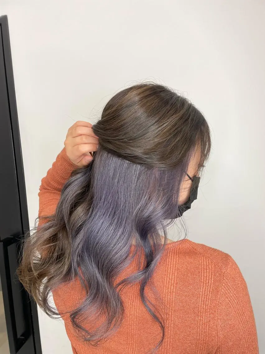 ロング カラー インナーカラー 岡留 愛美のヘアスタイル