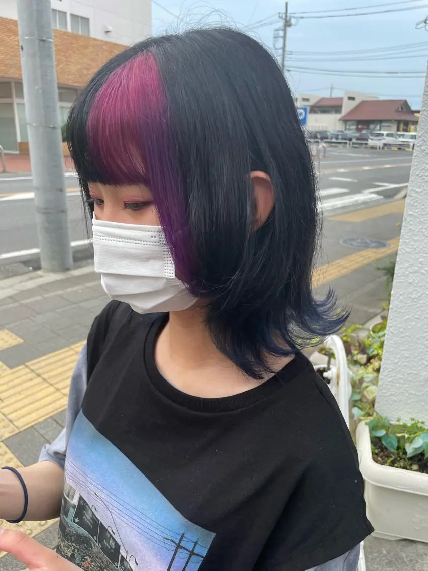 ミディアム カラー デザインカラー ネイビーカラー インナーカラー 推し ブリーチ 髪質改善のヘアスタイル