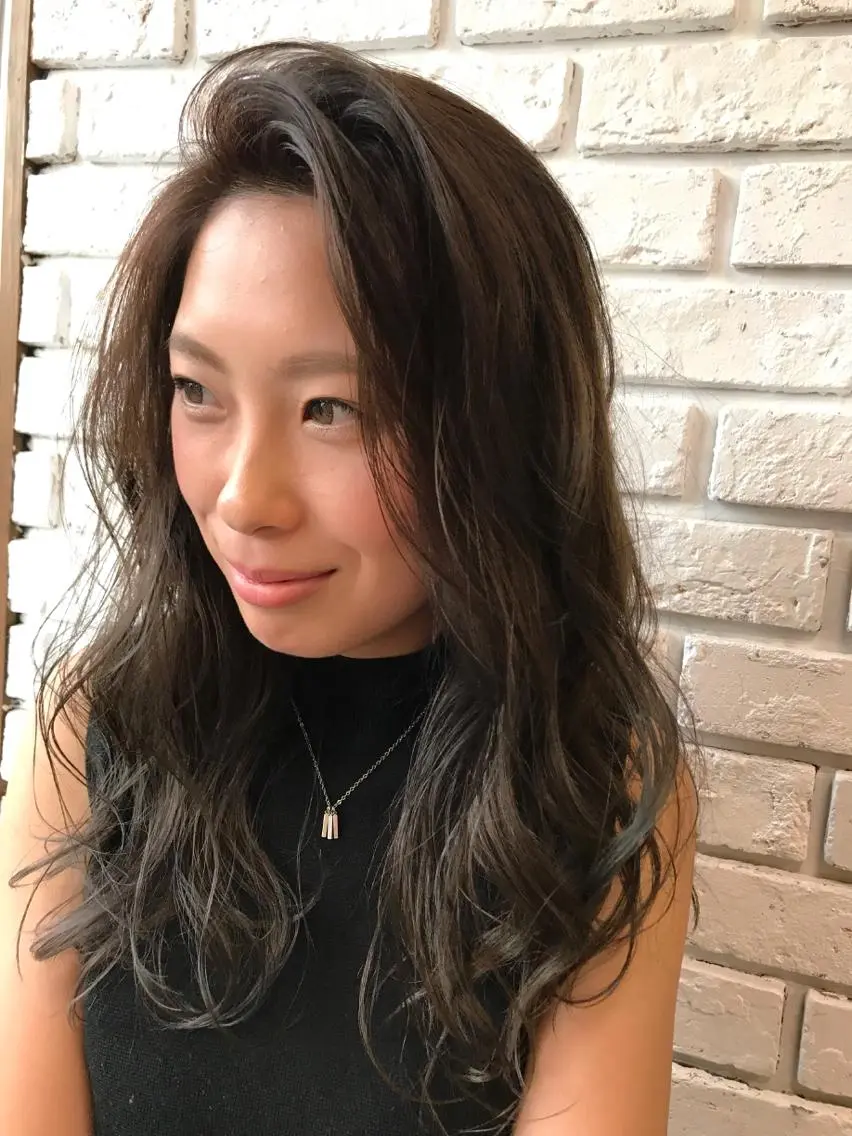 ロング カラー デザインカラー グレージュ カット ヘアカラー トリートメント 日比 貴大/ minim hairのヘアスタイル