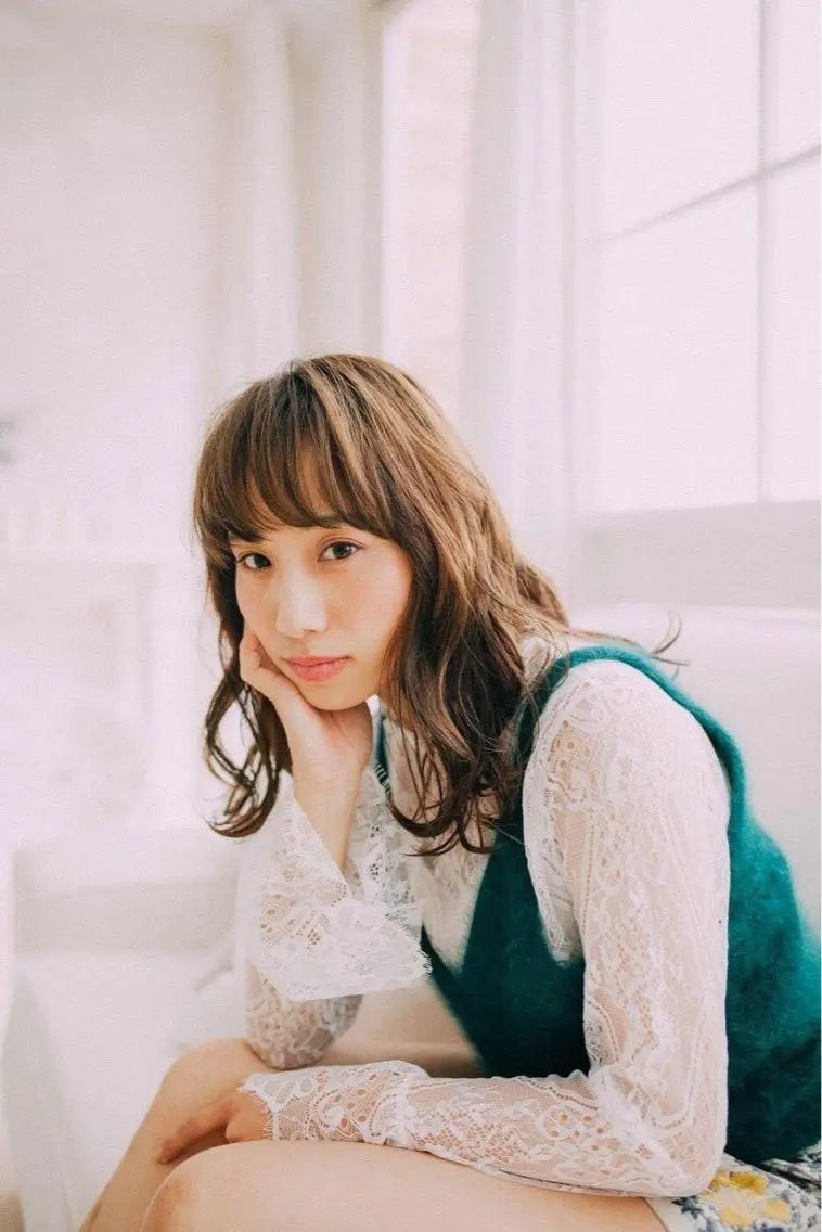 ロング 佐藤 香織のヘアスタイル
