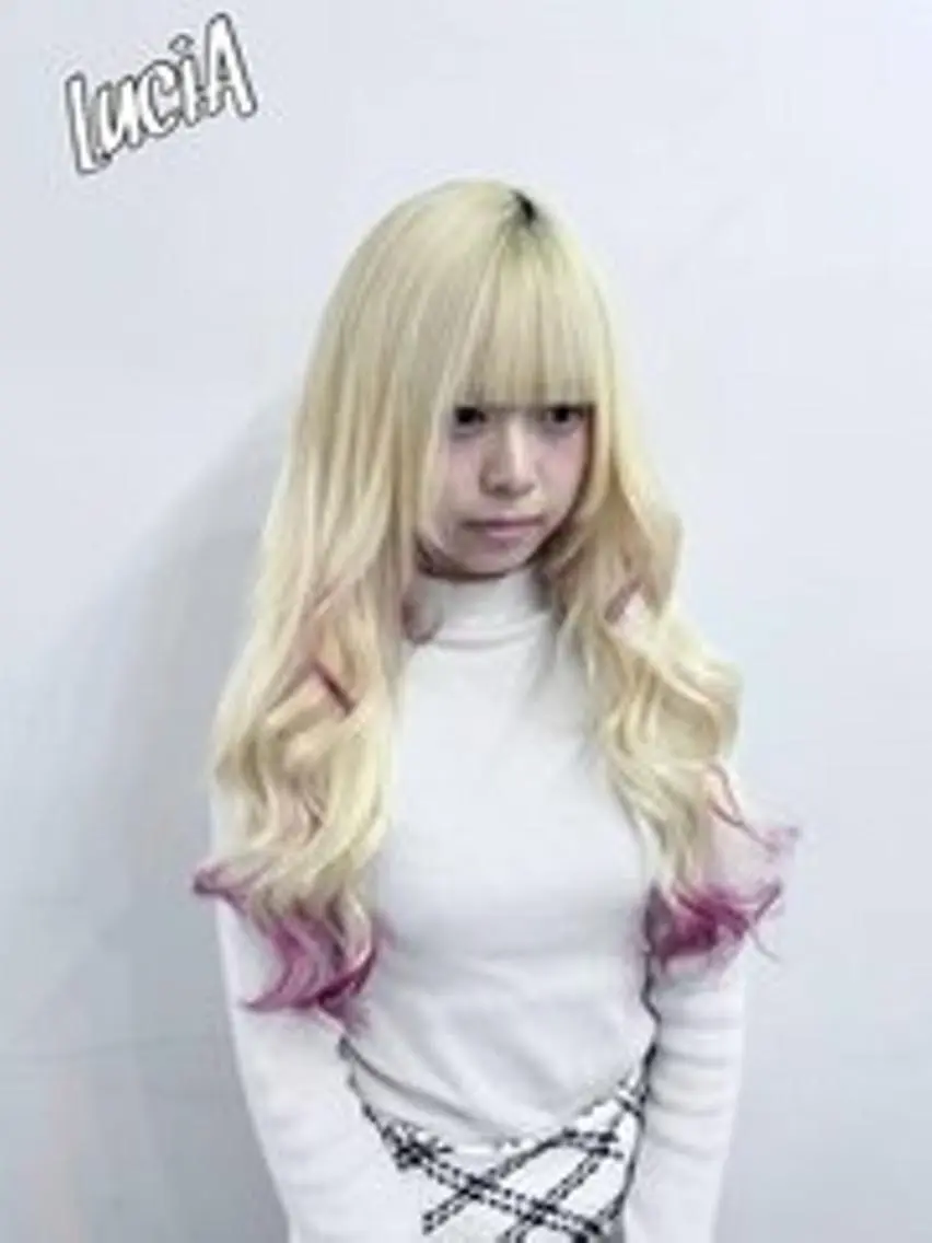カラー ロング ヘアアレンジ シールエクステ 黒髪 ブリーチ ダブルカラー ハイトーンカラー LuciAエクステ カラー3000セラのヘアスタイル