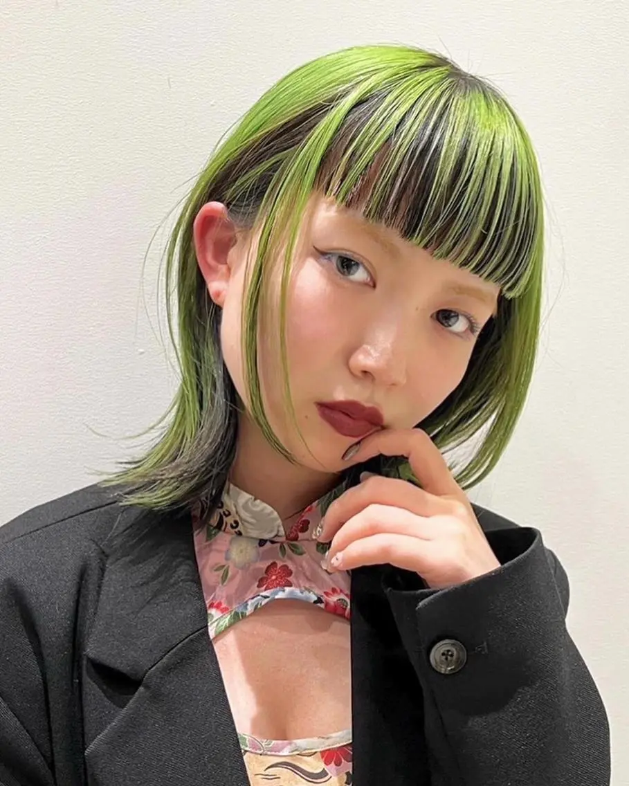 ミディアム カラー ブリーチ ケアブリーチ デザインカラー ハイトーンカラー ウルフカット ヘアカラー トリートメント ヘアセット Null 表参道のヘアスタイル