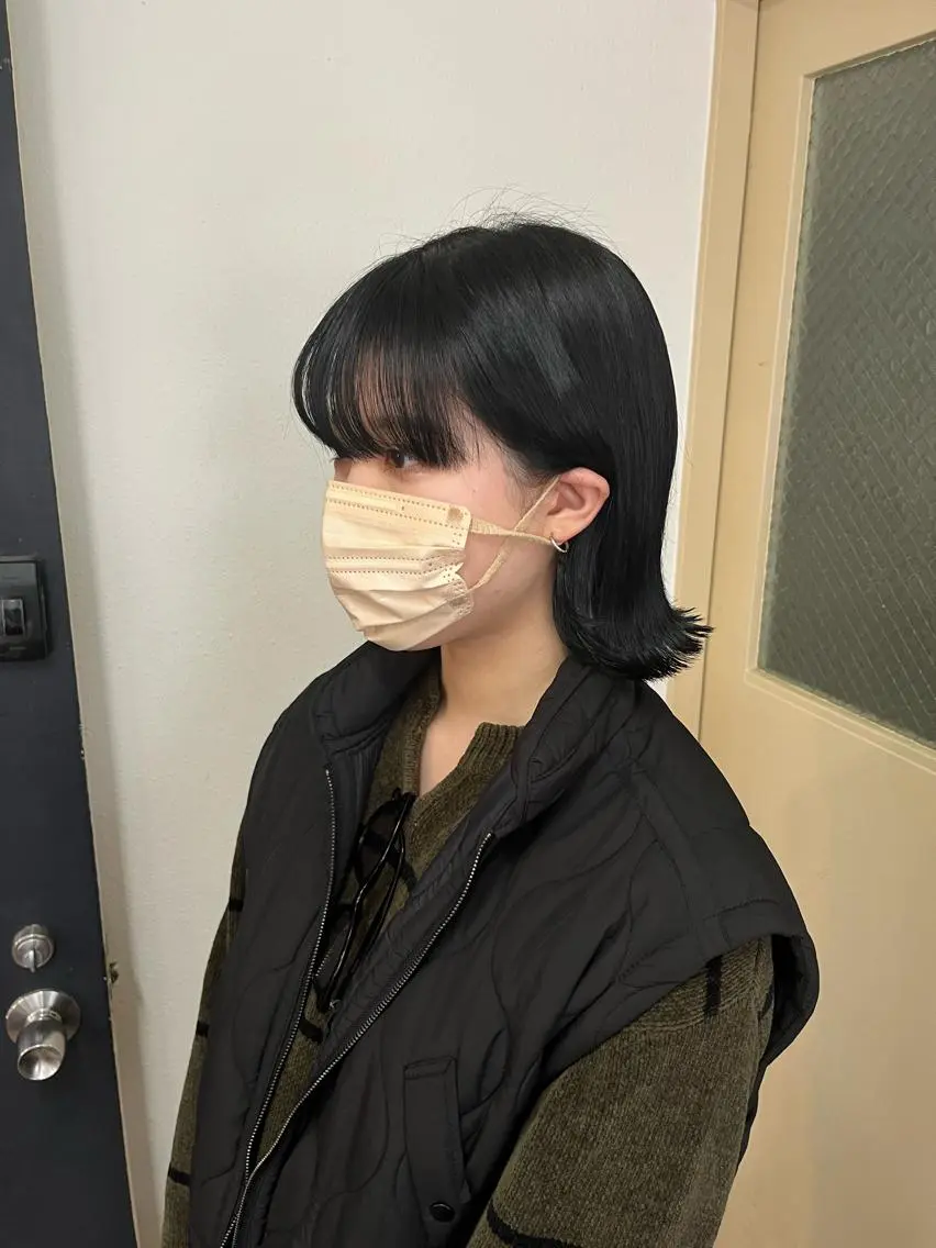 ミディアム カラー 黒髪 ブルーカラー ブルーブラック YUZUKI 🌙のヘアスタイル