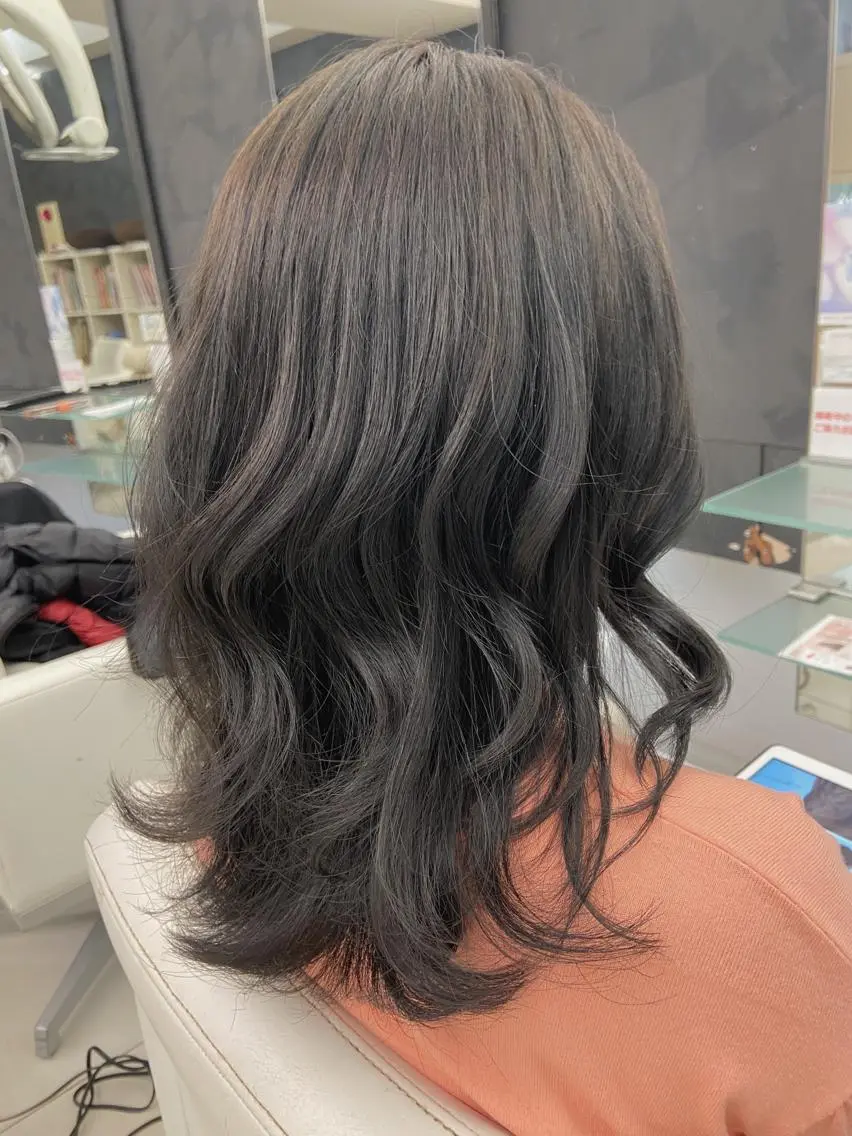 ミディアム カラー ブルーカラー ブルーグレー ブルーグレージュ 透明感カラー グレージュ ヘアカラー トリートメント 後藤 卓哉のヘアスタイル