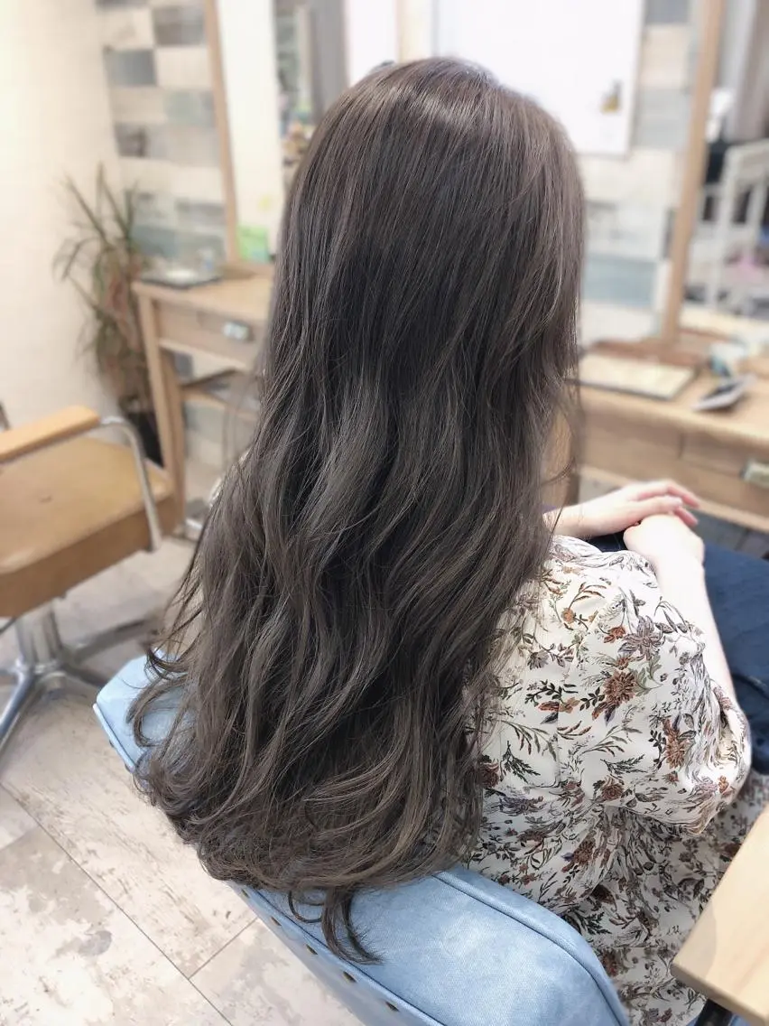 ロング カラー 透明感カラー グレージュ オリーブグレージュ オリーブグレー 外国人風ヘア 🍔Mamiのヘアスタイル