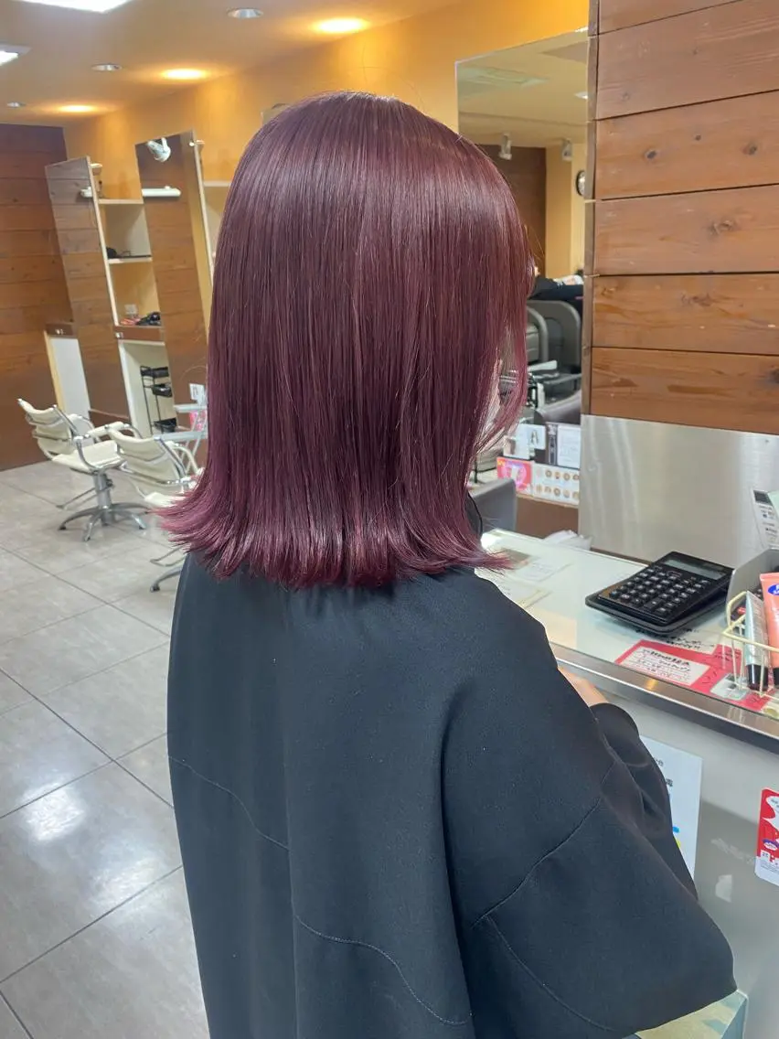 ミディアム カラー パーマ ヘアアレンジ ネイル マツエク・マツパ カット ヘアカラー トリートメント 川上 麻梨阿のヘアスタイル