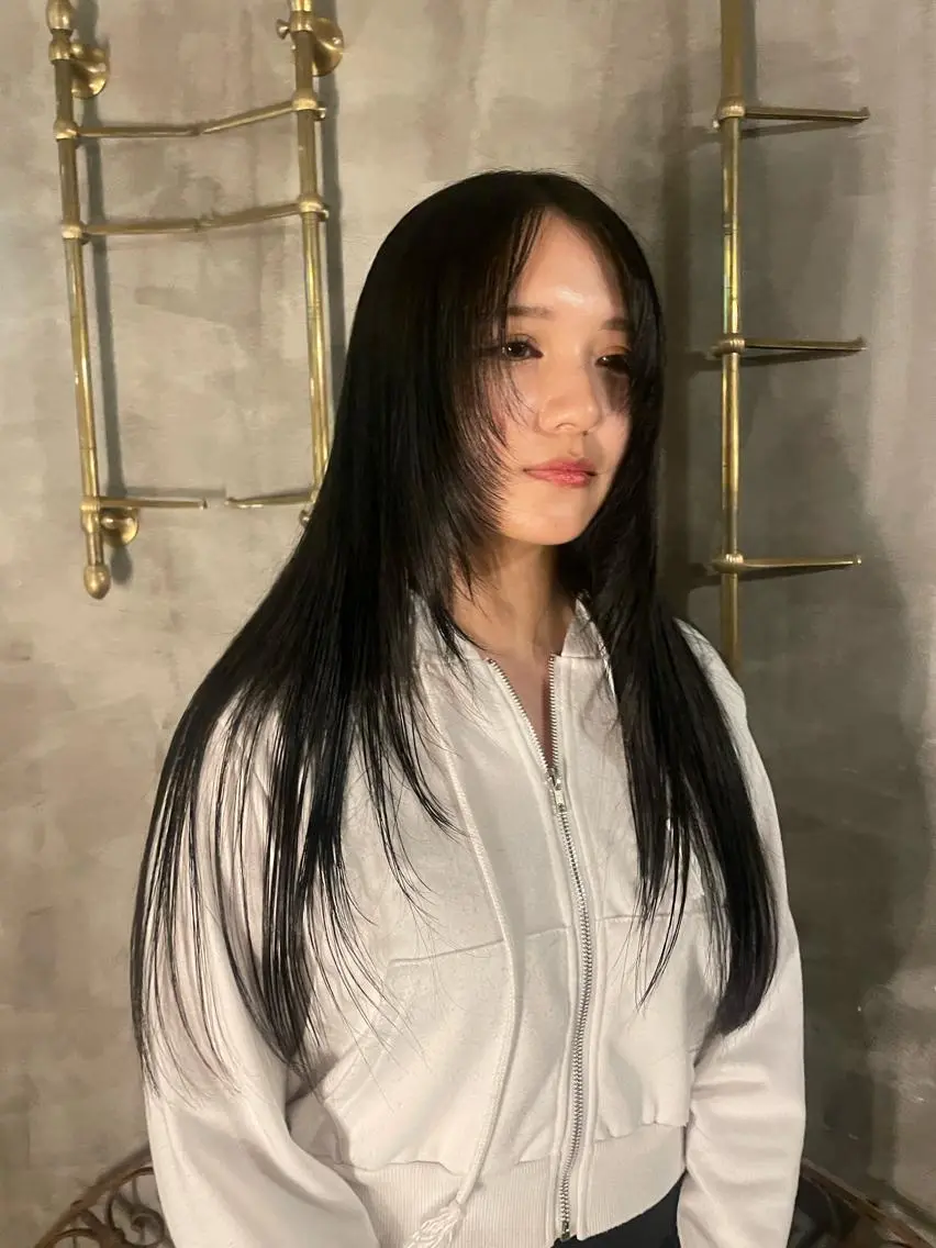 ロング カラー パーマ ヘアアレンジ ヘアカラー 縮毛矯正 トリートメント くびれレイヤー/艶 カラー　MADOKAのヘアスタイル
