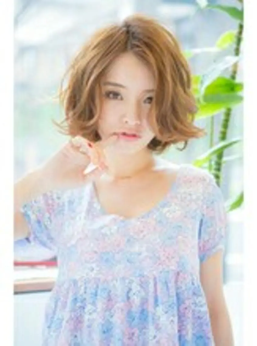 ミディアム ヘアカラー ＦＵＮＩＣ ファニックのヘアスタイル