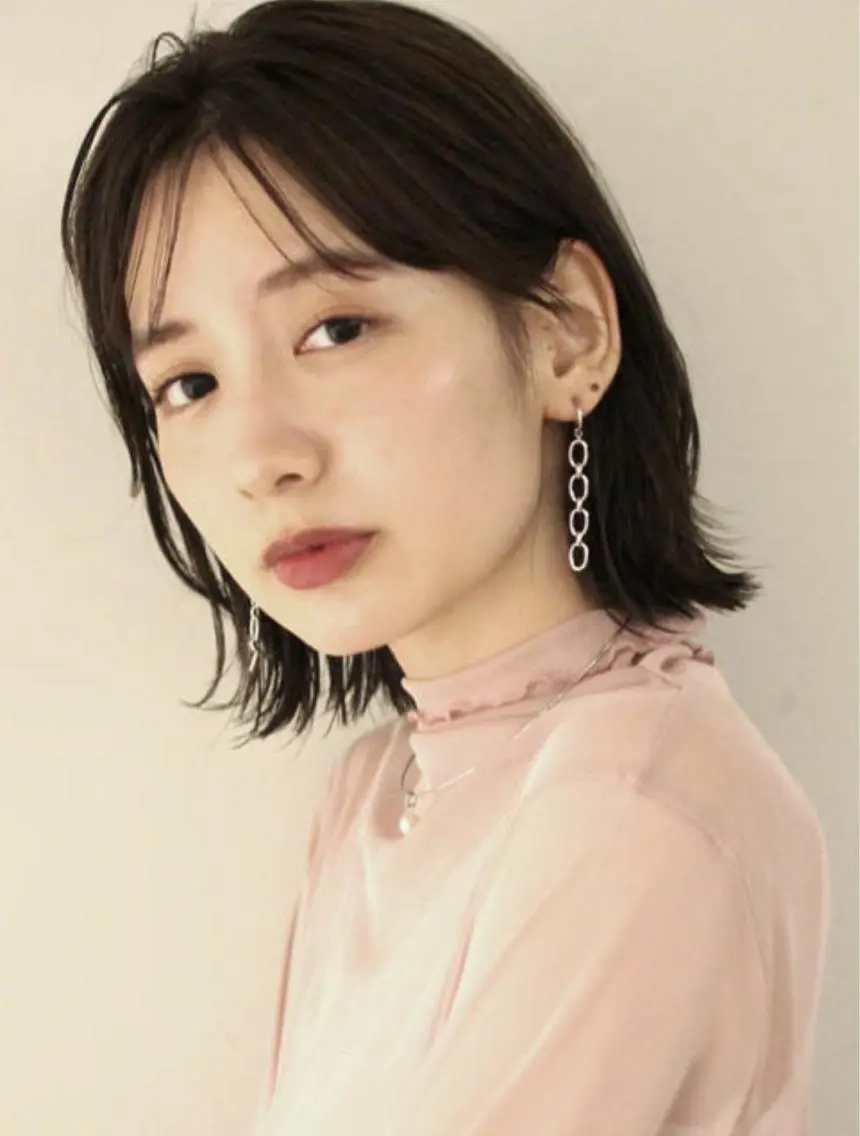 ミディアム デザインカラー🌼 松原 寿花のヘアスタイル