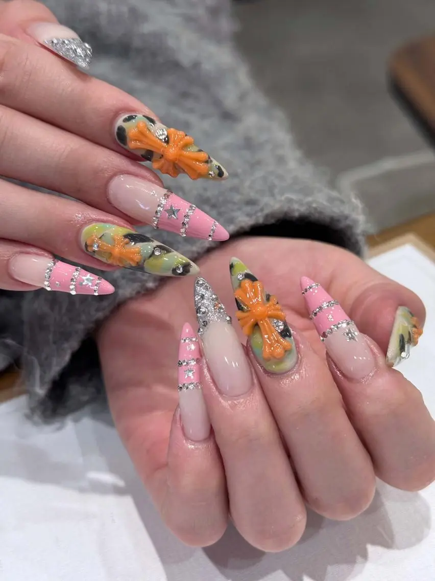 ネイル オーロラネイル ブルー チークネイル フットネイル フレンチネイル ハンドネイル NAILS168 池袋店のネイルデザイン