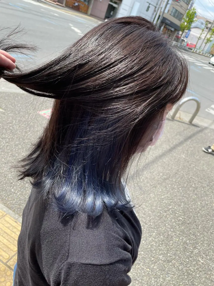 ミディアム カラー ブリーチ ブルーカラー イヤリングカラー インナーカラー AN'TIA小作代表 ⭐︎kazuma⭐︎のヘアスタイル