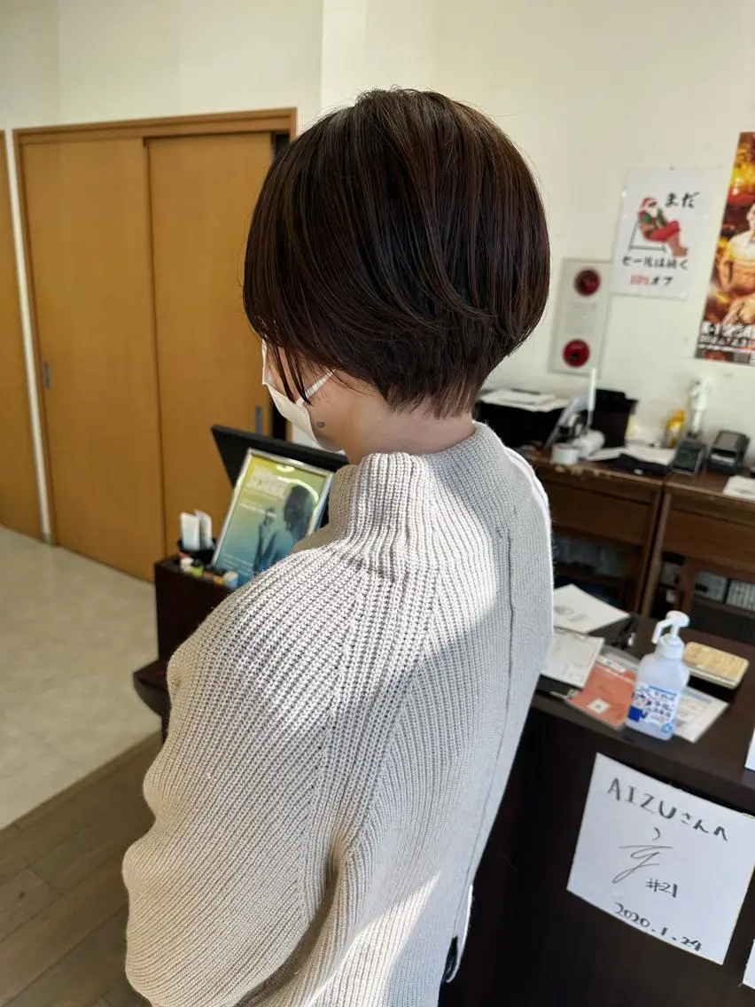 ショート ショートヘア カット ブリーチカラー🫧 森　凪沙のヘアスタイル