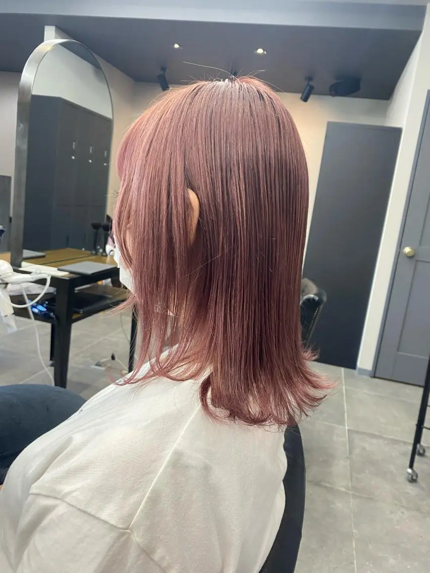 ミディアム maco 艶感ハイトーン🦋のヘアスタイル