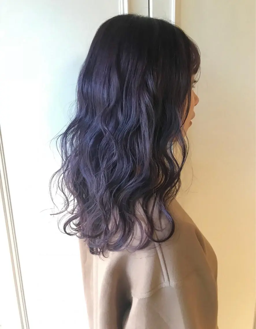 ロング カラー ブリーチ ブルーカラー ブルーパープル イルミナカラー パープルカラー 髪質改善カラー/艶髪 LISAのヘアスタイル