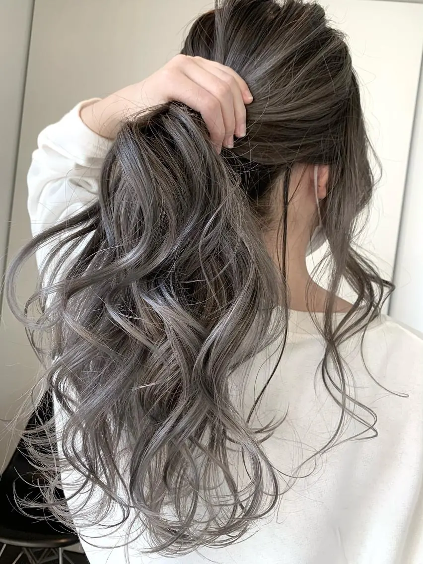 ロング カラー ヘアアレンジ ベージュカラー グラデーションカラー ハイライトカラー くせ毛 外国人風カラー 阿部 圭悟のヘアスタイル