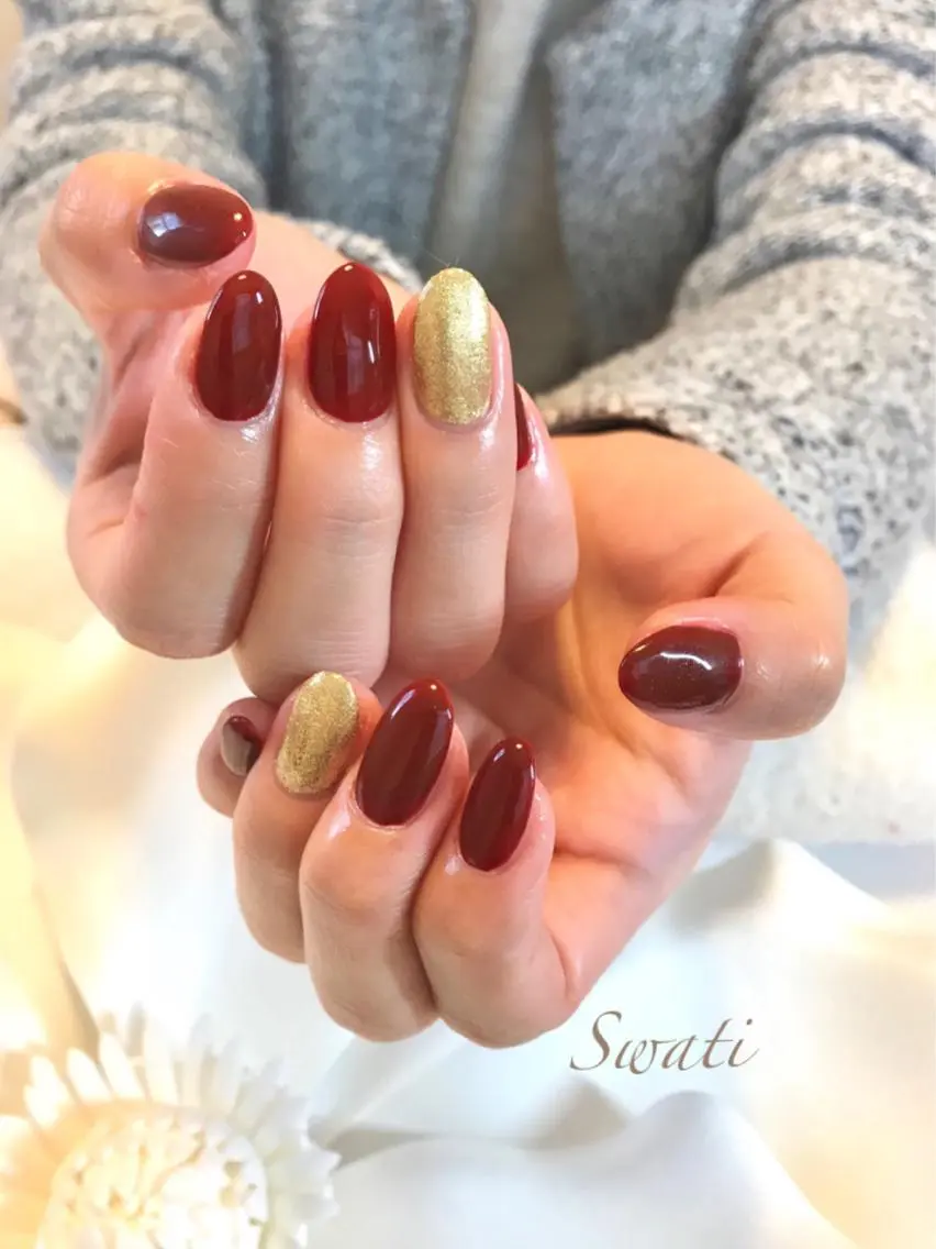 ネイル アートネイル ボルドー ゴールド オフィスネイル ワンカラーネイル yuko (ネイリスト)のネイルデザイン