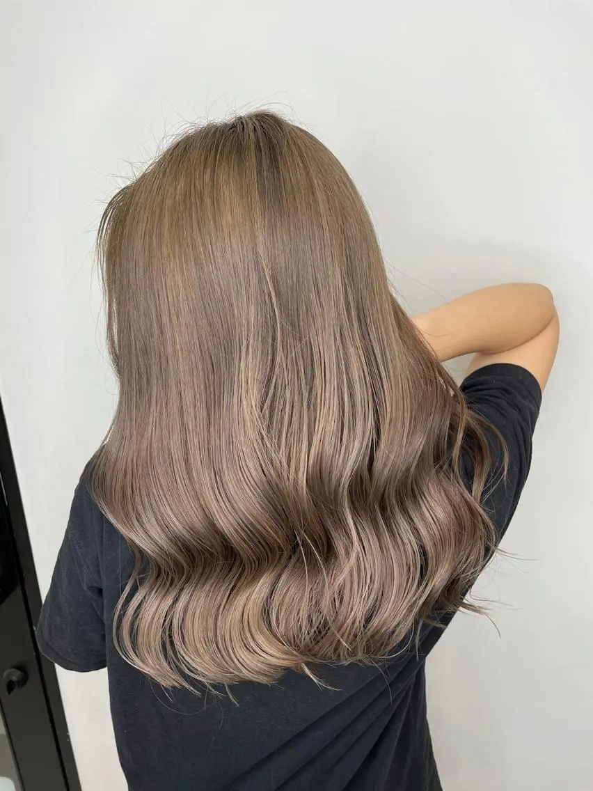 カラー ブラウンカラー 透明感カラー ダブルカラー 岡留 愛美のヘアスタイル