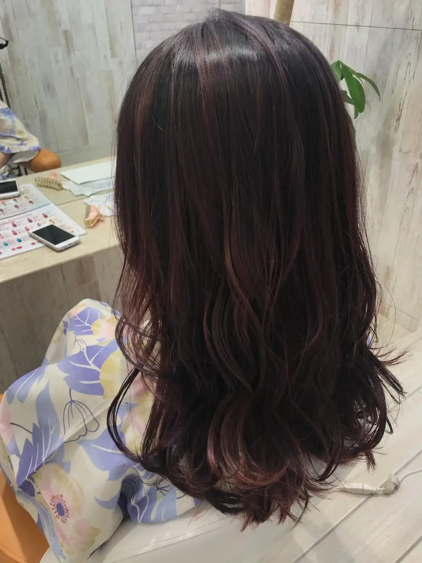 セミロング カラー バレイヤージュ ピンクカラー ピンクパープル パープルカラー レイヤーカット Oopsレイヤー 加藤澄都のヘアスタイル