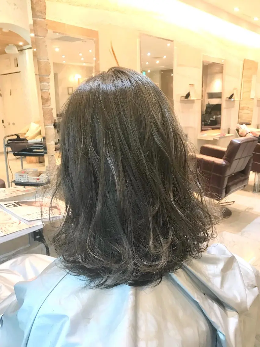 ミディアム カラー 透明感カラー グレージュ カット ヘアカラー トリートメント 髪質改善・艶髪特化 木村侑平のヘアスタイル