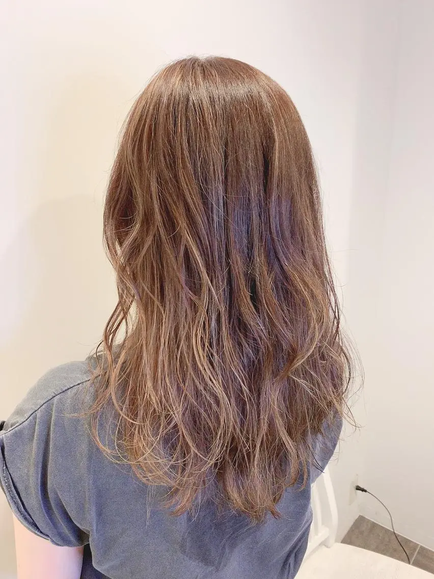 セミロング カラー グラデーションカラー ハイライトカラー 外国人風カラー ハイライト 山本 章人のヘアスタイル