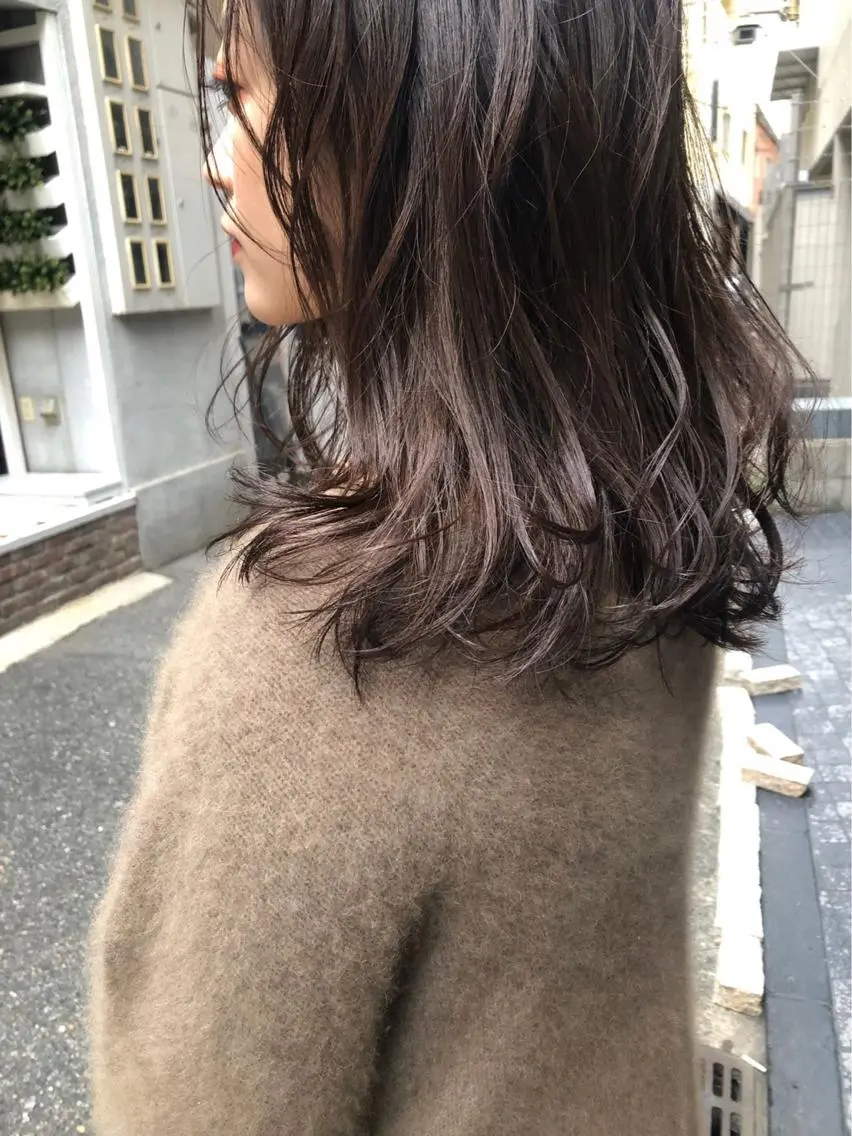 セミロング カラー マルヤマ リナの眉毛・アイブロウイメージ