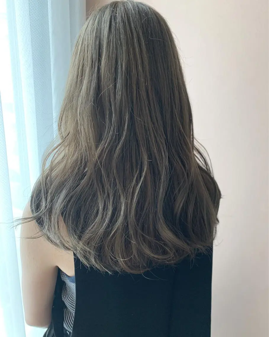 ロング カラー ベージュカラー ブリーチ オリーブベージュ カット ヘアカラー トリートメント hubhair レイヤー/透明感のヘアスタイル