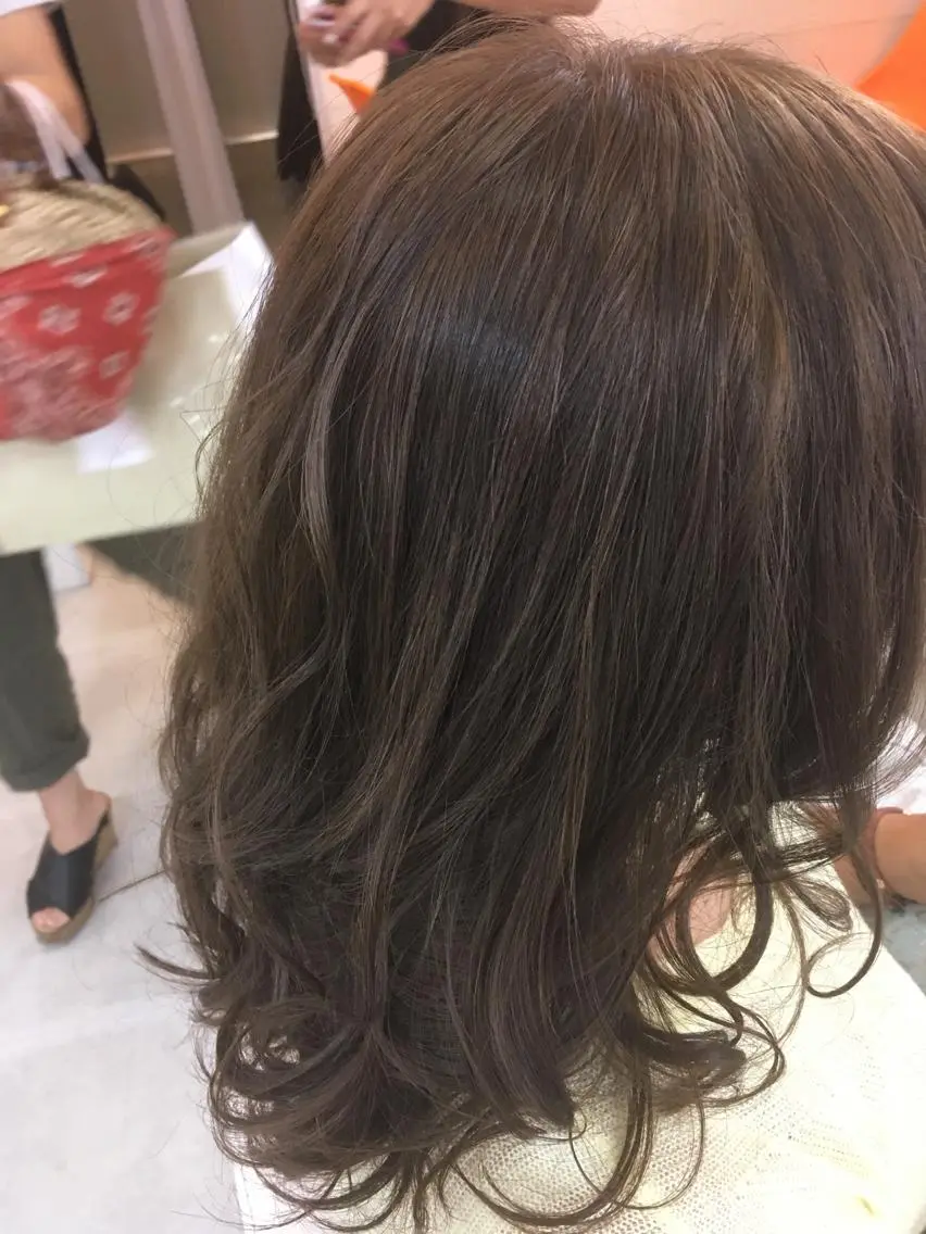 セミロング ロング カラー 髪質改善 中川 翔のヘアスタイル