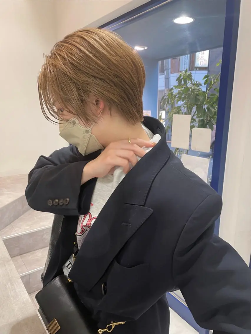 ショート カラー ハンサムショート ハイトーンカラー ショートヘア カット ヘアカラー トリートメント 狩野 羅夢のヘアスタイル
