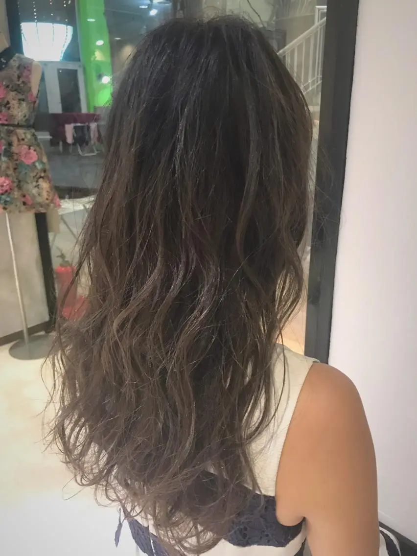 ロング カラー シルバー ヘアカラー トリートメント 松村 崇弘のヘアスタイル
