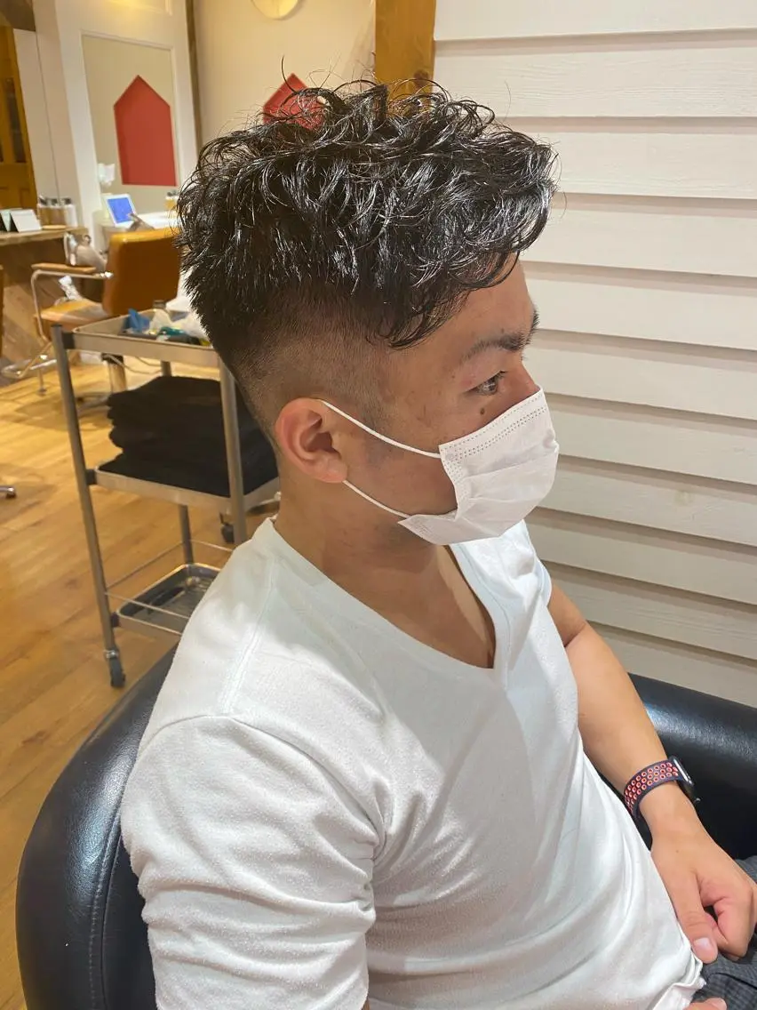 ショート パーマ メンズ フェードカット AVANCE.難波 店長 松元のヘアスタイル