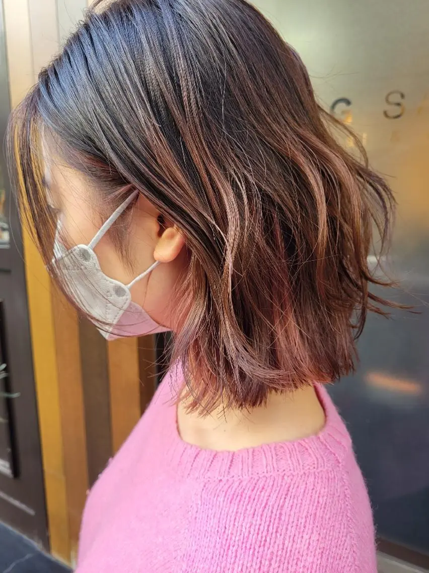 ミディアム カラー パーマ ヘアアレンジ バレイヤージュ インナーカラー ピンクカラー レイヤーカット スタイリスト YOUのヘアスタイル