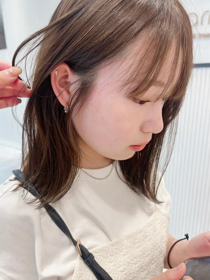 ミディアム カラー グレージュ オリーブグレージュ オリーブグレー mayu🤍 透明感カラーのヘアスタイル