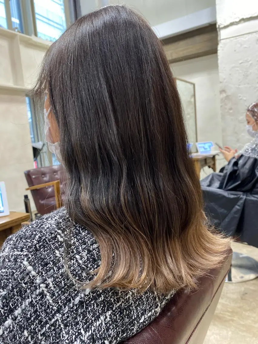 ミディアム カラー ベージュカラー ブリーチ グラデーションカラー ミルクティーベージュ ヘアカラー ミニモお気に入り数 No.1宍戸雄弥のヘアスタイル