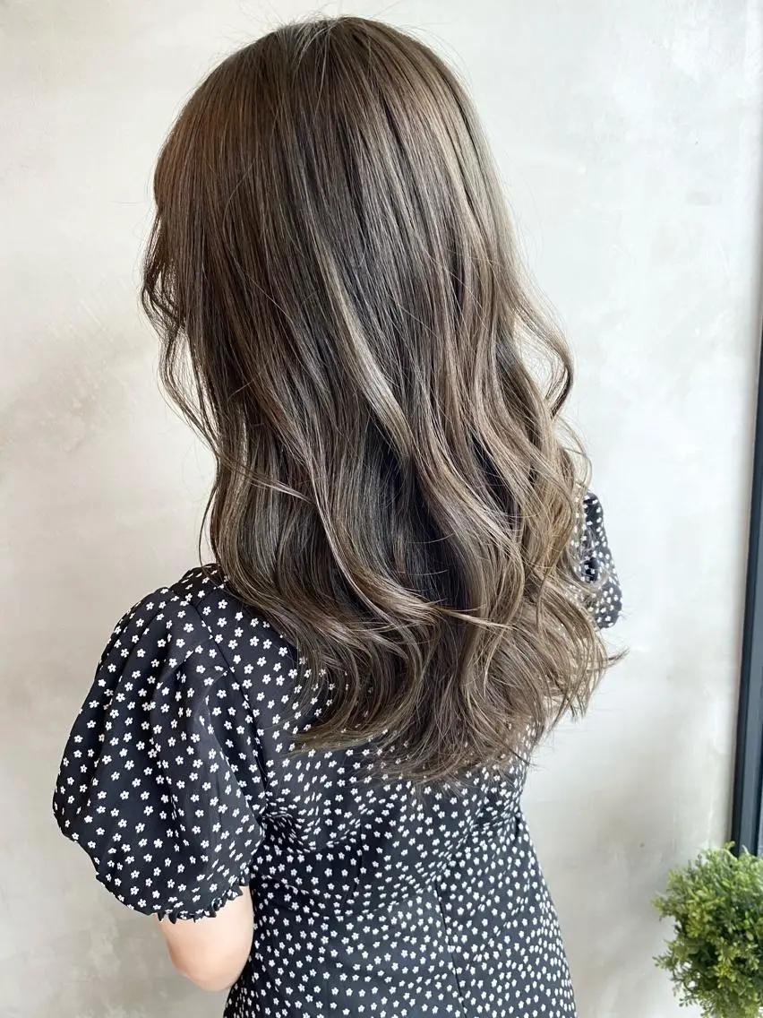 カラー ヘアアレンジ ネイル マツエク・マツパ インナーカラー 外国人風カラー 学生 ヘアカラー 夜23時まで予約🉑 reverieあきらのヘアスタイル