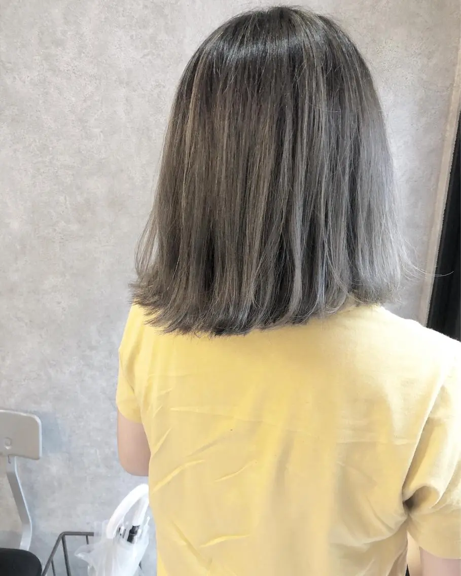 ショート カラー 顔周りレイヤーカット ブリーチminamiのヘアスタイル