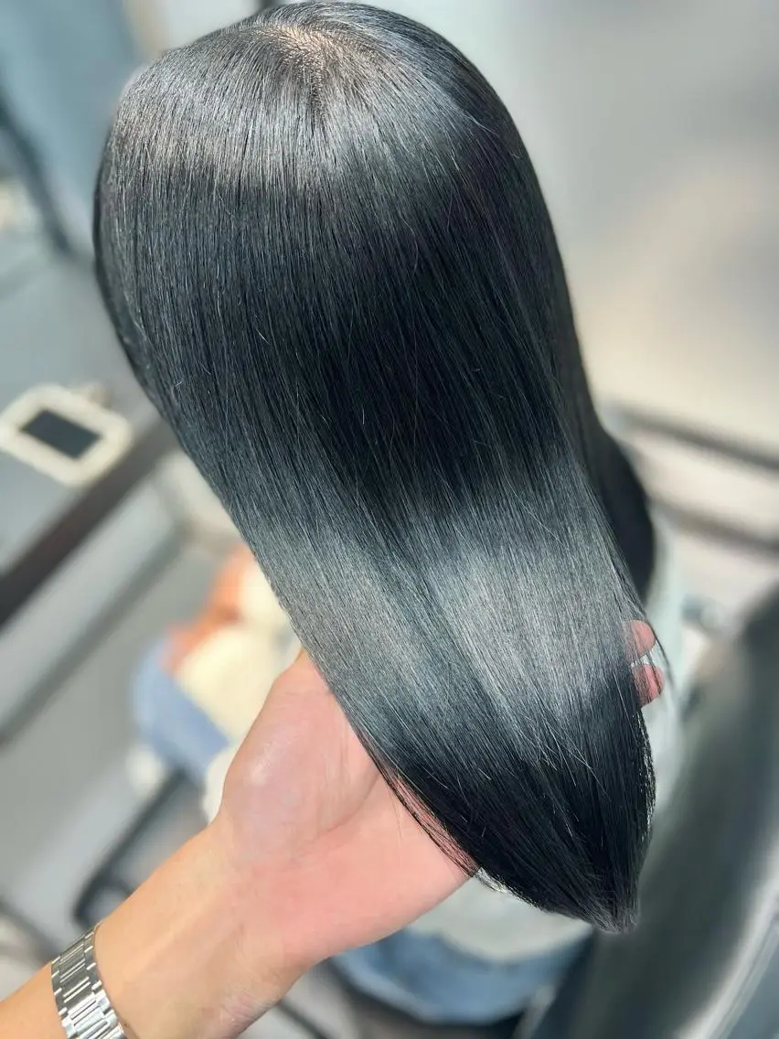 ロング カラー 黒髪 ブルーカラー ブルーブラック ブルージュ 縮毛矯正 縮毛矯正　野口 恵のヘアスタイル
