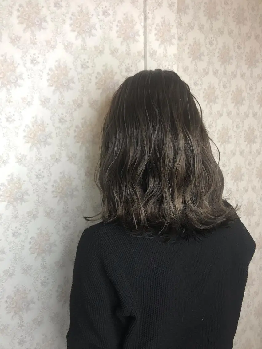 ミディアム カット ヘアカラー en Siena エンシエナのヘアスタイル