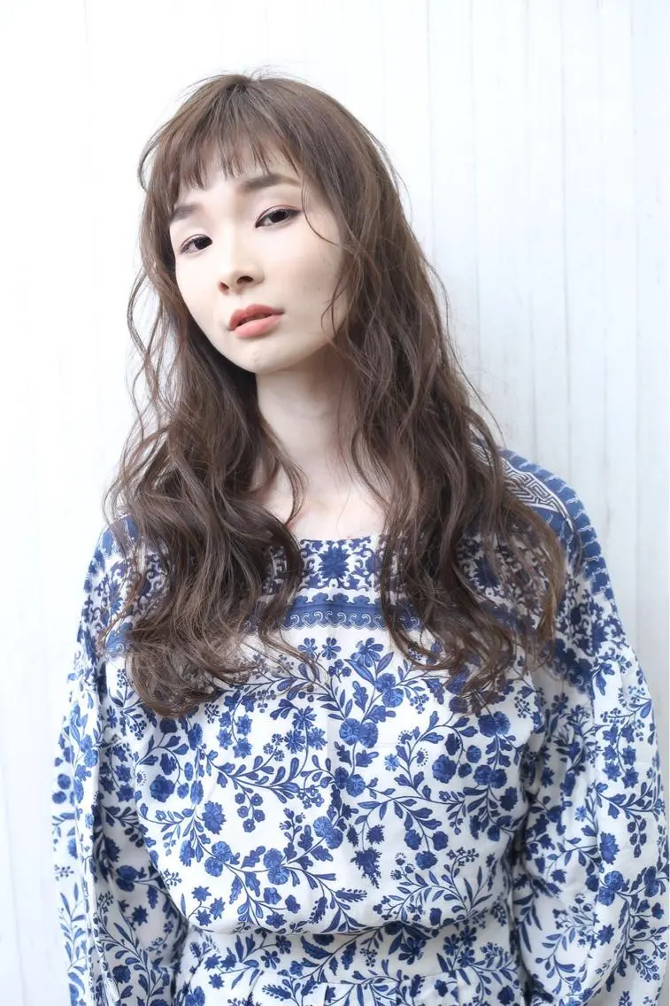 セミロング カラー サワタ ミサのヘアスタイル