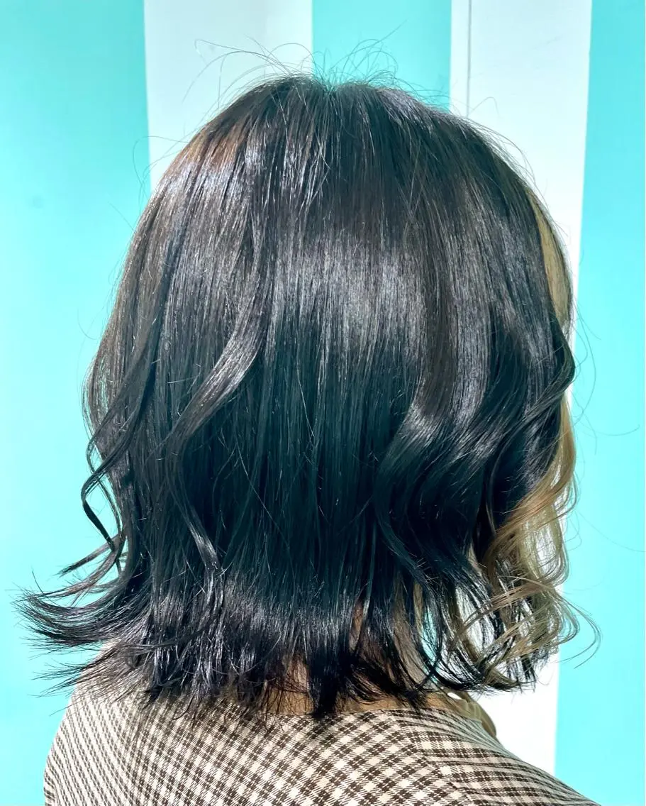 ショート ミストバング ヘアカラー 原 千景のヘアスタイル