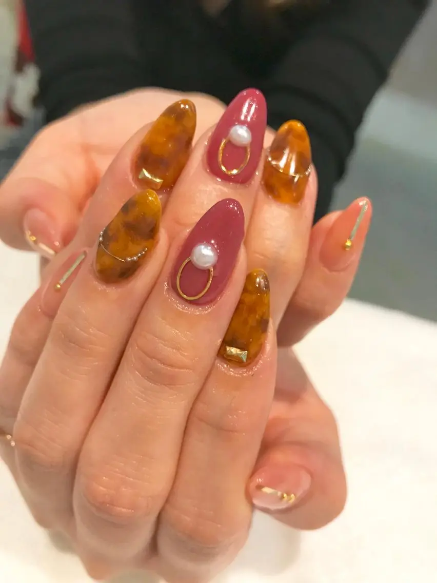 ネイル べっ甲ネイル NARUMI HYODOのネイルデザイン