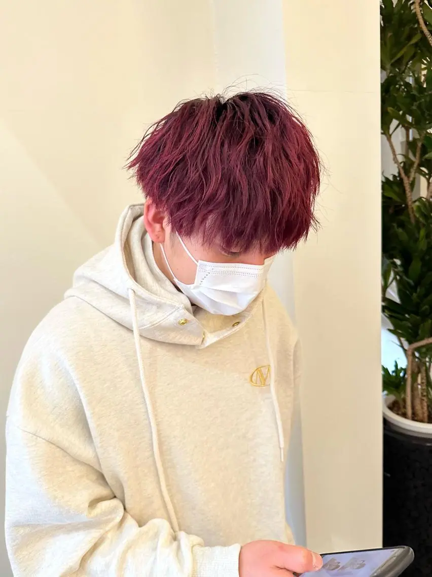 カラー メンズ ボルドーカラー レッドカラー カット ヘアカラー トリートメント ダメージレスブリーチ HIROSHIのヘアスタイル