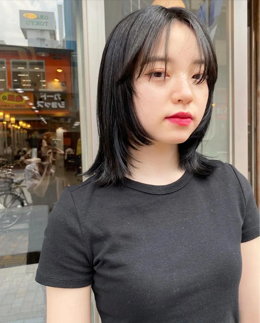 ミディアム カラー パーマ ヘアアレンジ メンズ キッズ ネイル mana 暖色カラーカットのヘアスタイル