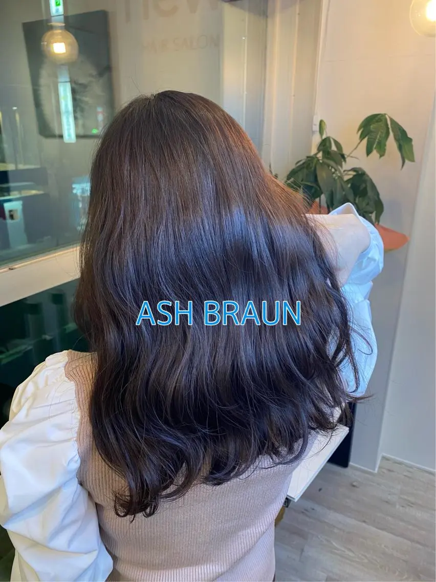 ロング ヘアカラー 佐藤 麻衣のヘアスタイル