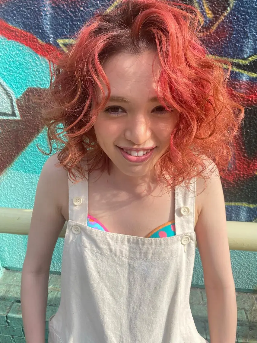 ミディアム 派手髪デザインカラー ヒロカのヘアスタイル