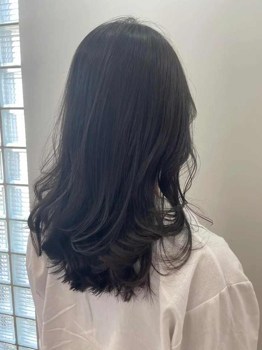 ミディアム カラー 黒髪 ブルーカラー ブルーブラック ショート/脱白髪染め ☆宇﨑悠実のヘアスタイル