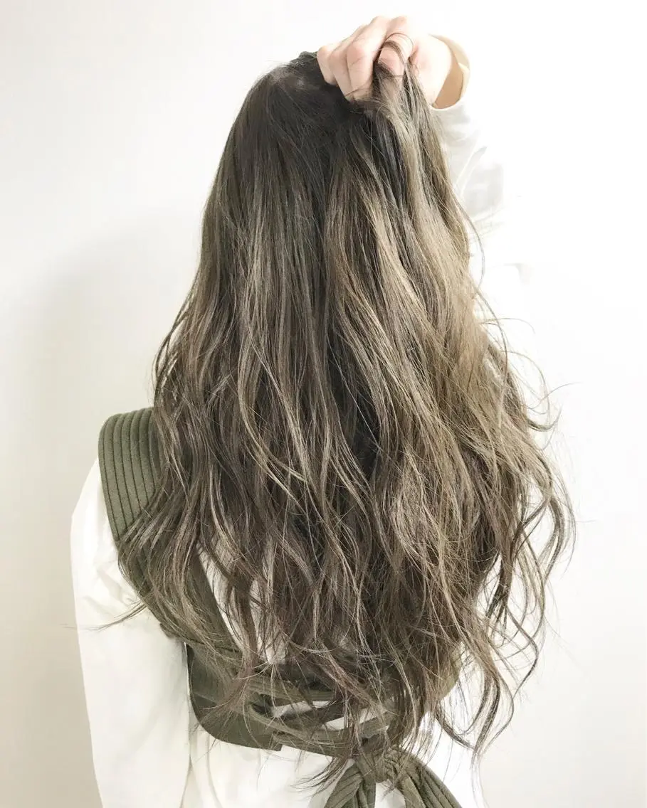 ロング カラー ヘアアレンジ ネイル マツエク・マツパ ベージュカラー カット ヘアカラー トリートメント ブリーチ特化 / share 元太のヘアスタイル